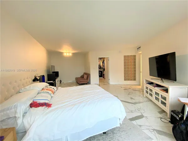 $10,000 | 1121 Crandon Boulevard, Unit F907, Key Biscayne, FL 33149