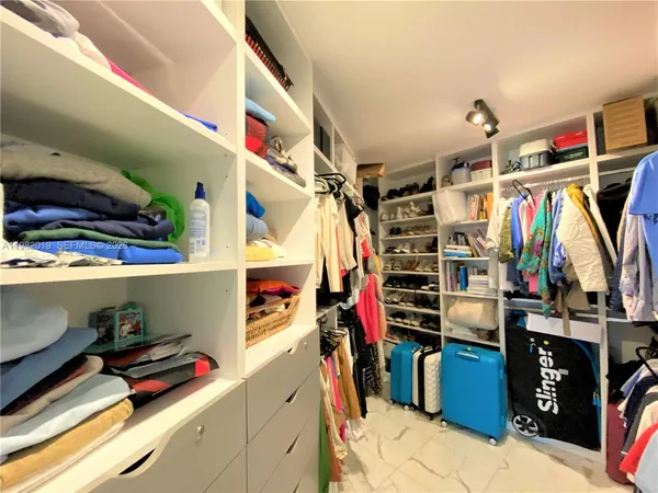$10,000 | 1121 Crandon Boulevard, Unit F907, Key Biscayne, FL 33149