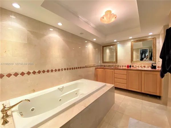 $10,000 | 1121 Crandon Boulevard, Unit F907, Key Biscayne, FL 33149