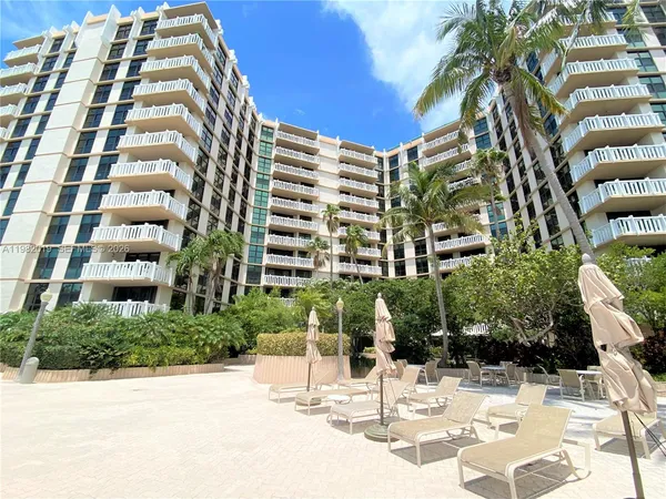 $10,000 | 1121 Crandon Boulevard, Unit F907, Key Biscayne, FL 33149