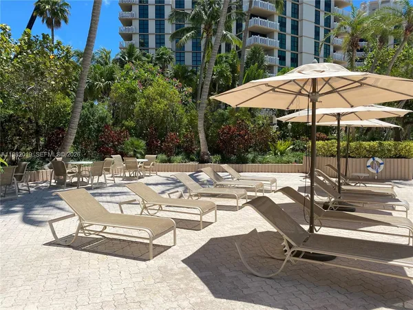 $10,000 | 1121 Crandon Boulevard, Unit F907, Key Biscayne, FL 33149