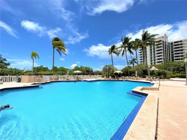 $10,000 | 1121 Crandon Boulevard, Unit F907, Key Biscayne, FL 33149
