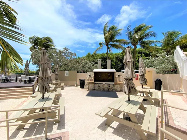 $10,000 | 1121 Crandon Boulevard, Unit F907, Key Biscayne, FL 33149