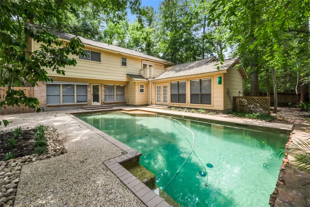 $650,000 | 2824 South Logrun Circle, The Woodlands, TX 77380