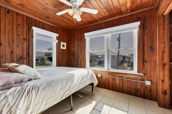 $1,195,000 | 1008 Ocean Boulevard, Topsail Beach, NC 28445
