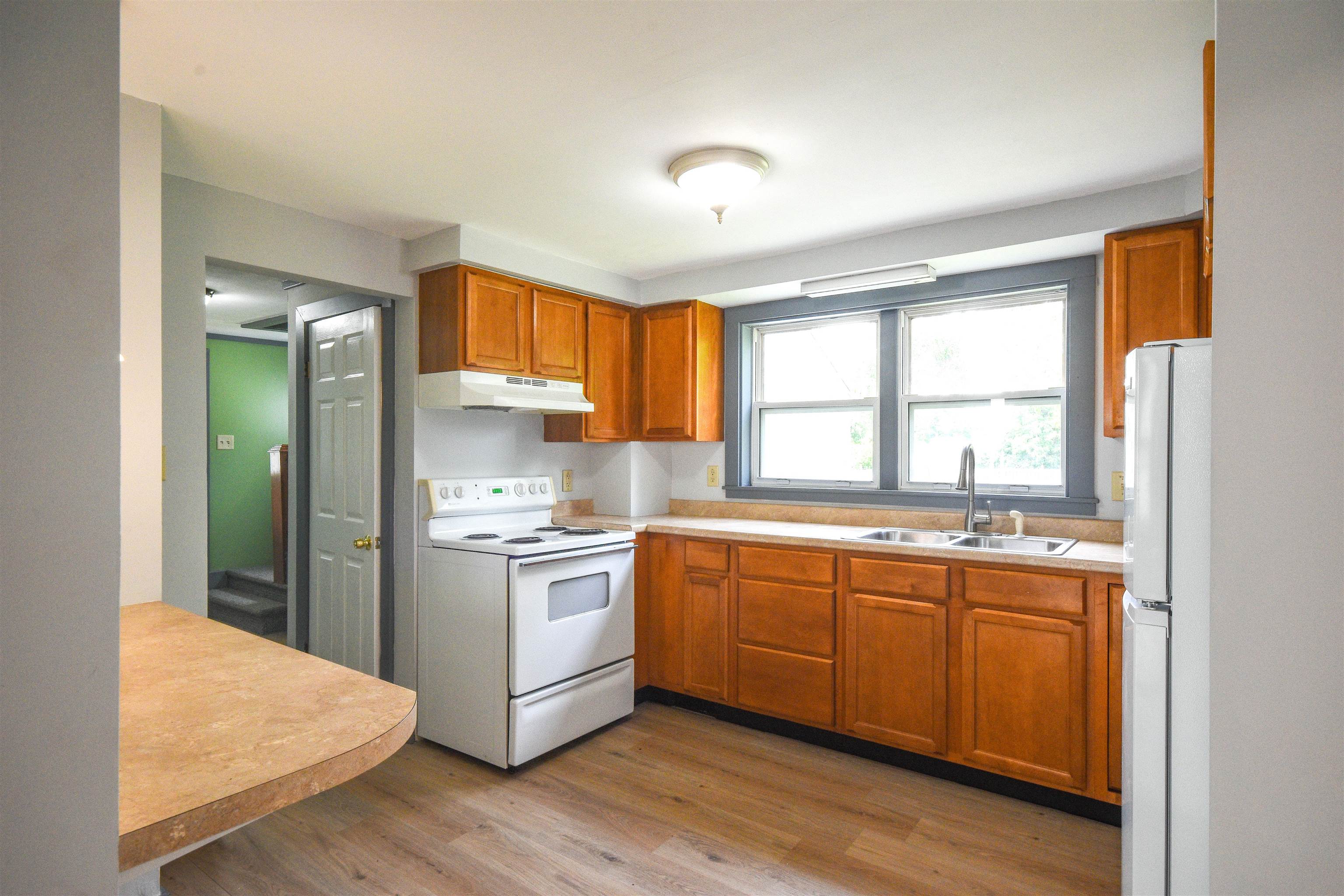 906 County Street Bennington, VT 05201 - Photo 14 of 40