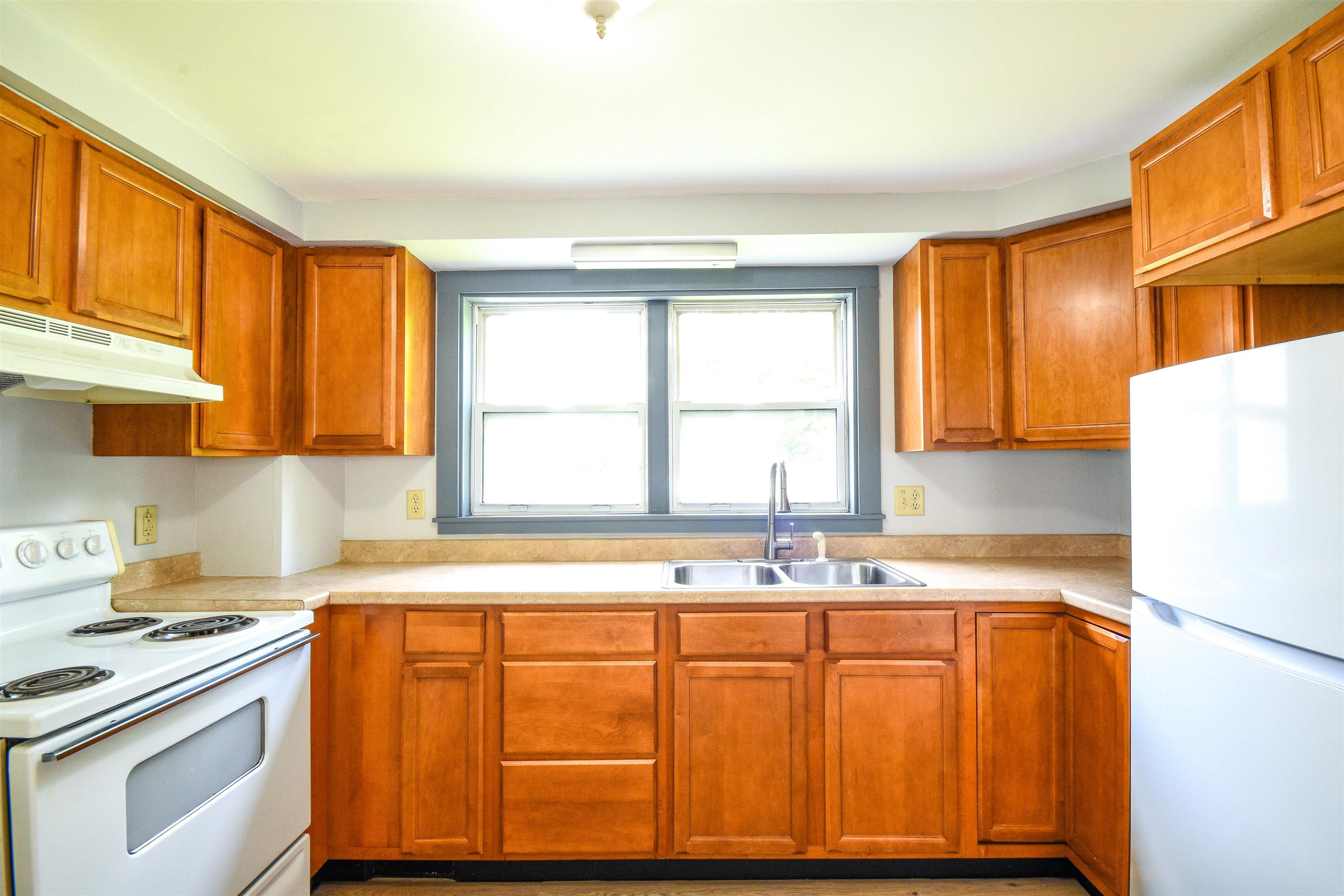 906 County Street Bennington, VT 05201 - Photo 15 of 40