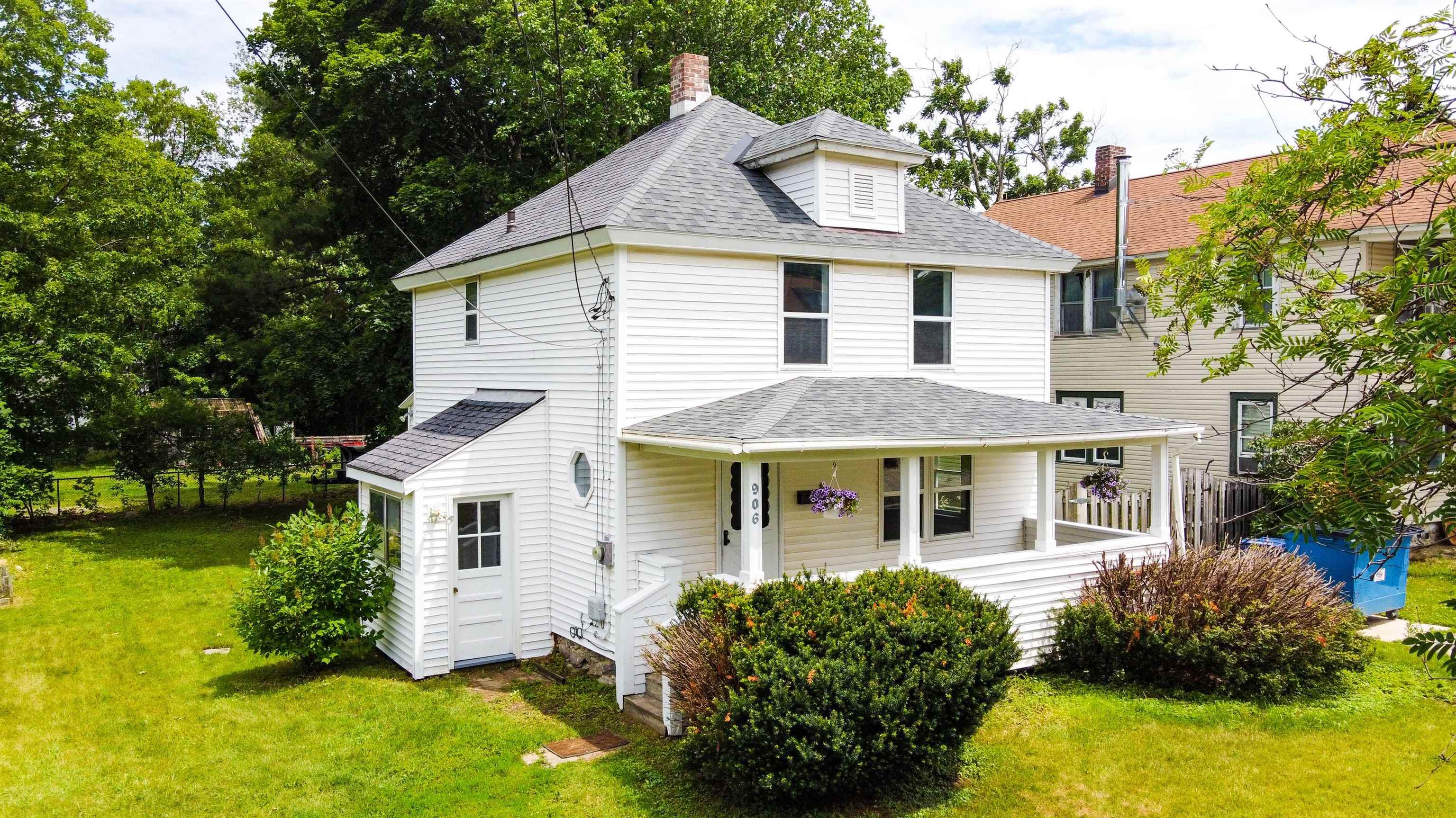 906 County Street Bennington, VT 05201 - Photo 2 of 40