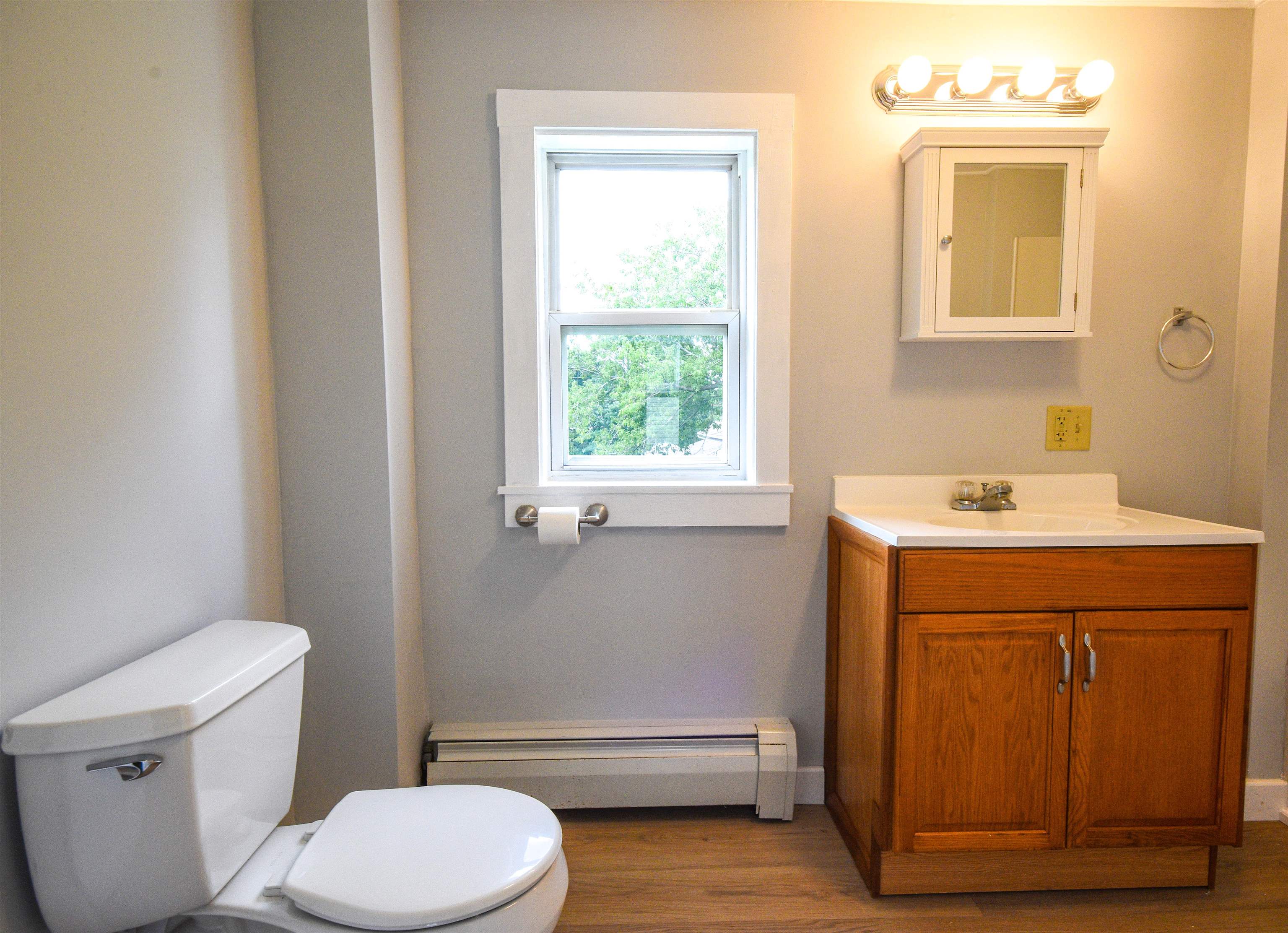 906 County Street Bennington, VT 05201 - Photo 29 of 40