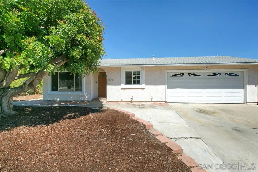 804 Cozy Court Fallbrook, CA 92028 - Photo 3 of 24 Gallery Image 3