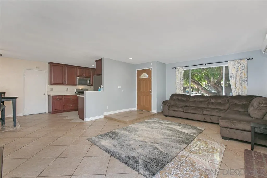 804 Cozy Court Fallbrook, CA 92028 - Photo 9 of 24 Gallery Image 9
