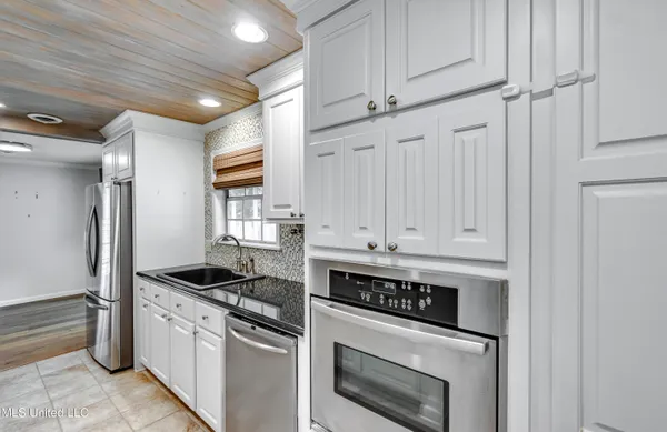 $250,000 | 5207 Reddoch Drive, Jackson, MS 39211