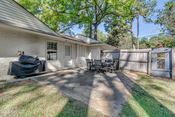 $250,000 | 5207 Reddoch Drive, Jackson, MS 39211
