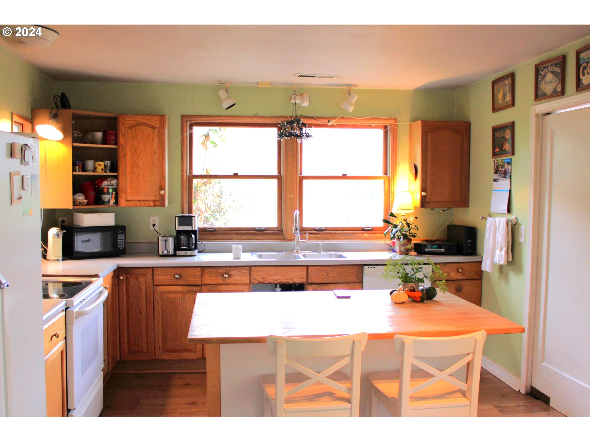 7733 North Myrtle Road Myrtle Creek, OR 97457 - Photo 11 of 40 Gallery Image 11