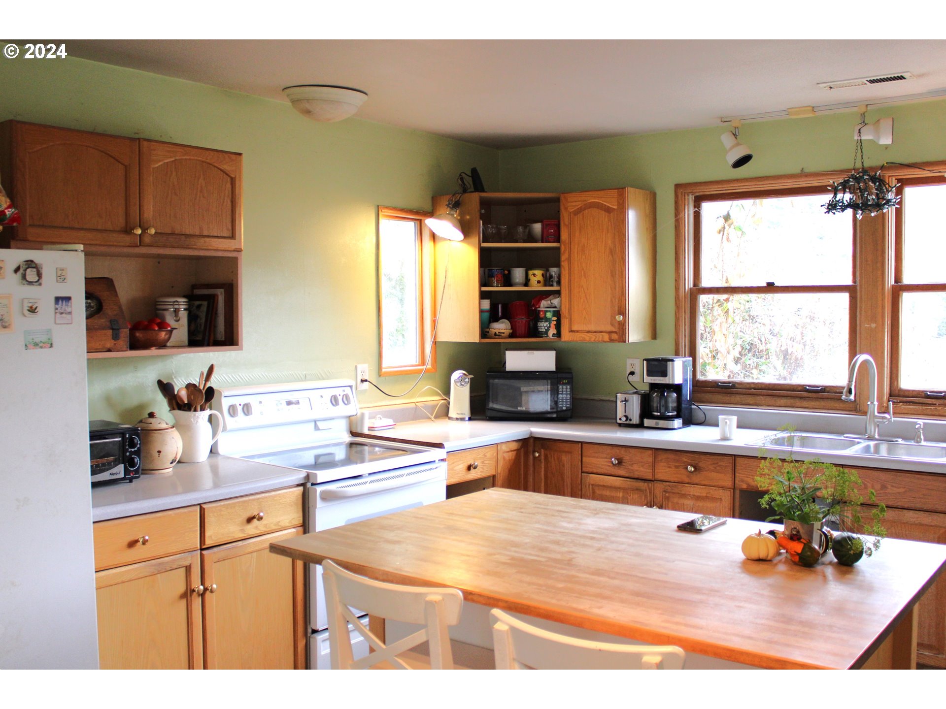 7733 North Myrtle Road Myrtle Creek, OR 97457 - Photo 12 of 40 Gallery Image 12