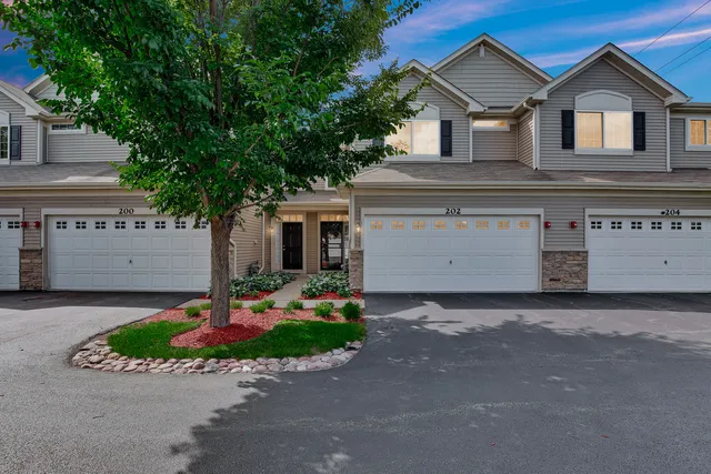 $2,500 | 202 Owen Street, Matteson, IL 60443