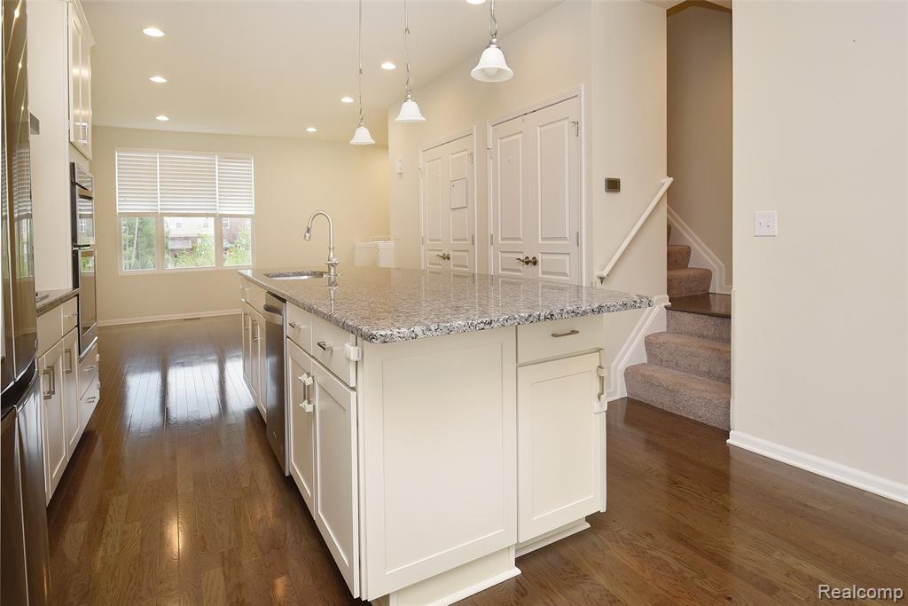 2888 Glenbar Circle Rochester, MI 48307 - Photo 12 of 38