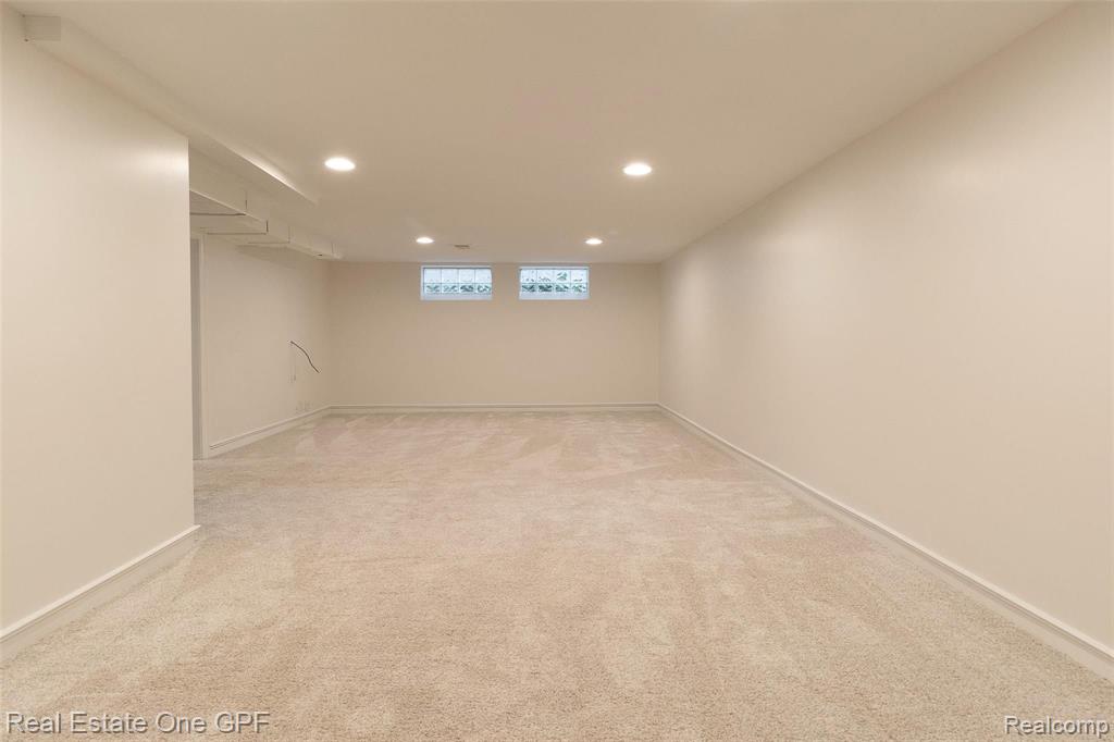 239 Mc Kinley Avenue Grosse Pointe Farms, MI 48236 - Photo 23 of 33 Gallery Image 23