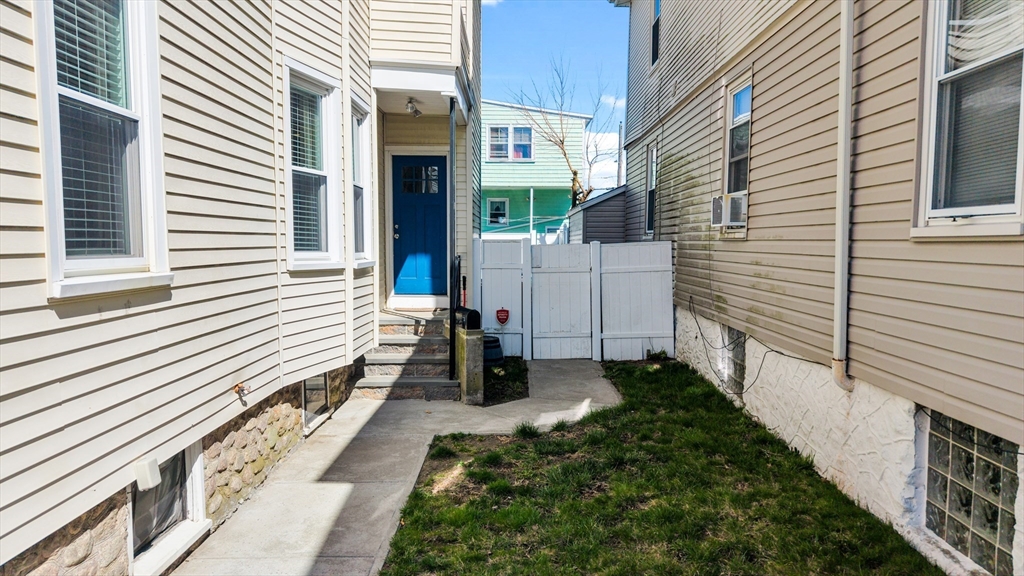 233 Belleville Road New Bedford, MA 02745 - Photo 34 of 40