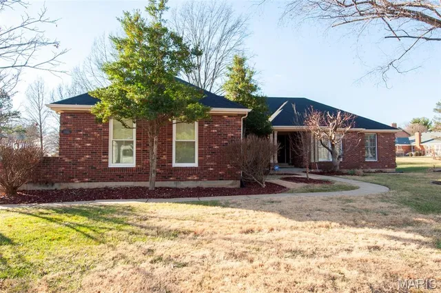 $479,900 | 6449 Bluff Farm Drive, St. Louis, MO 63129