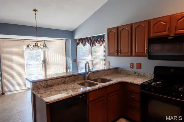 $479,900 | 6449 Bluff Farm Drive, St. Louis, MO 63129