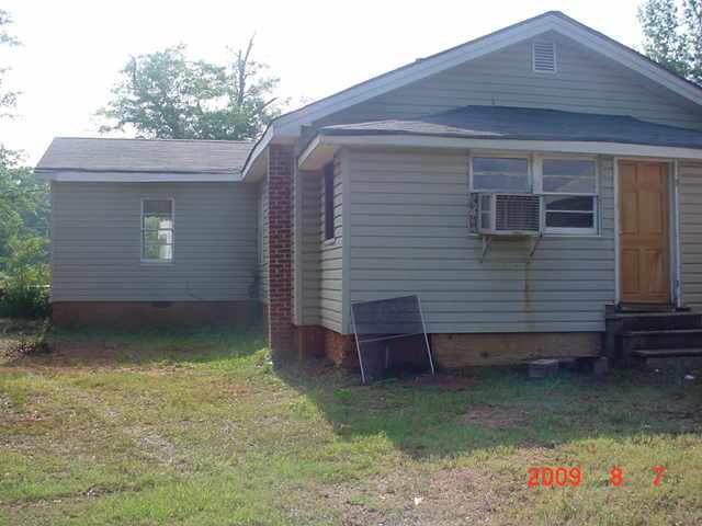 1905 Old Pelzer Road Piedmont, SC 29673 - Photo 2 of 4