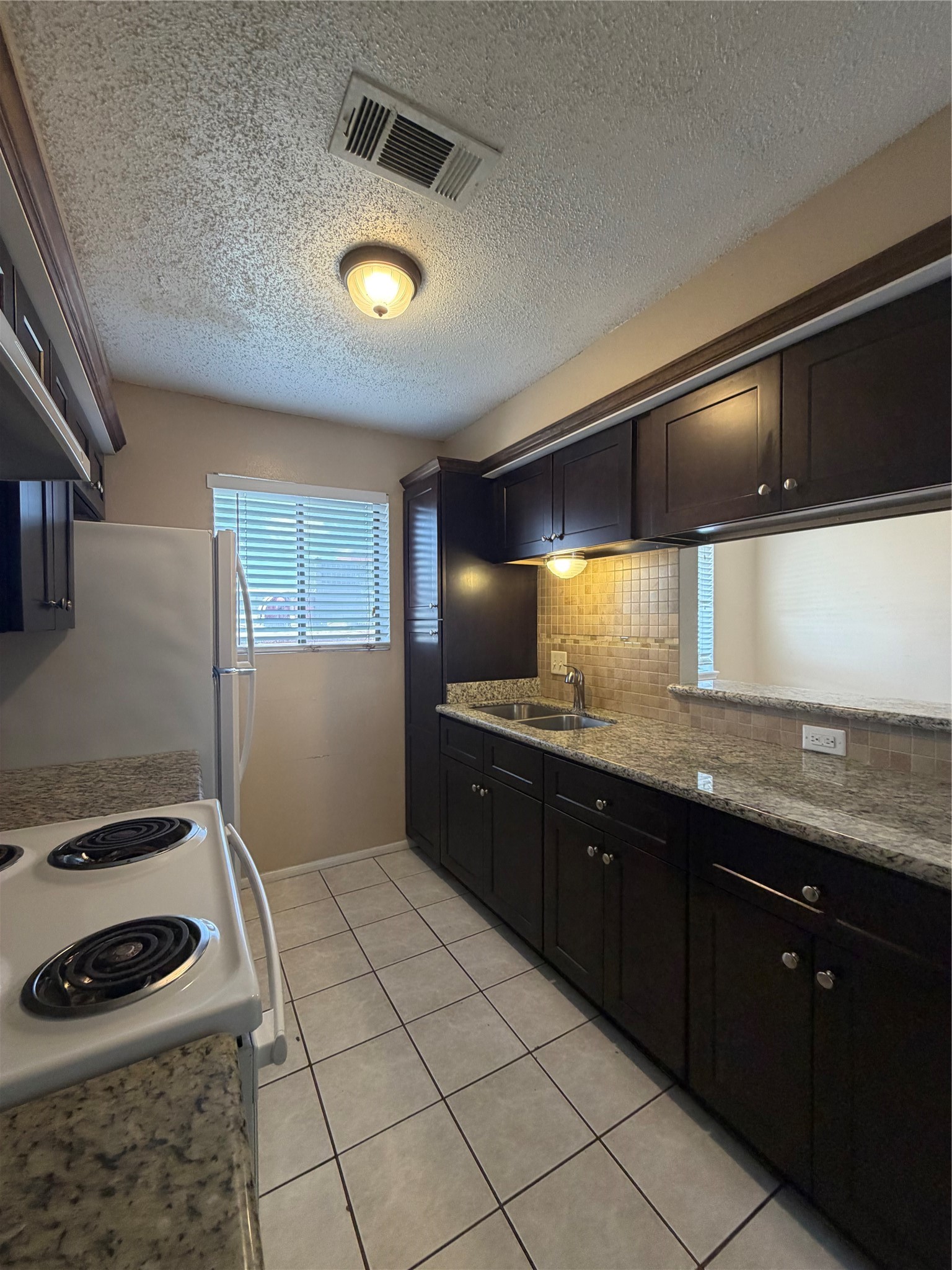 1410 Blalock Road, Unit 3 Houston, TX 77055 - Photo 3 of 10 Gallery Image 3