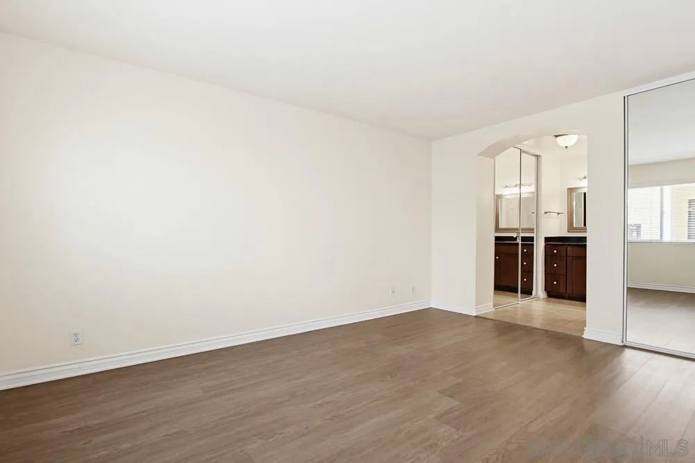 9939 Erma Road, Unit 103 San Diego, CA 92131 - Photo 21 of 40