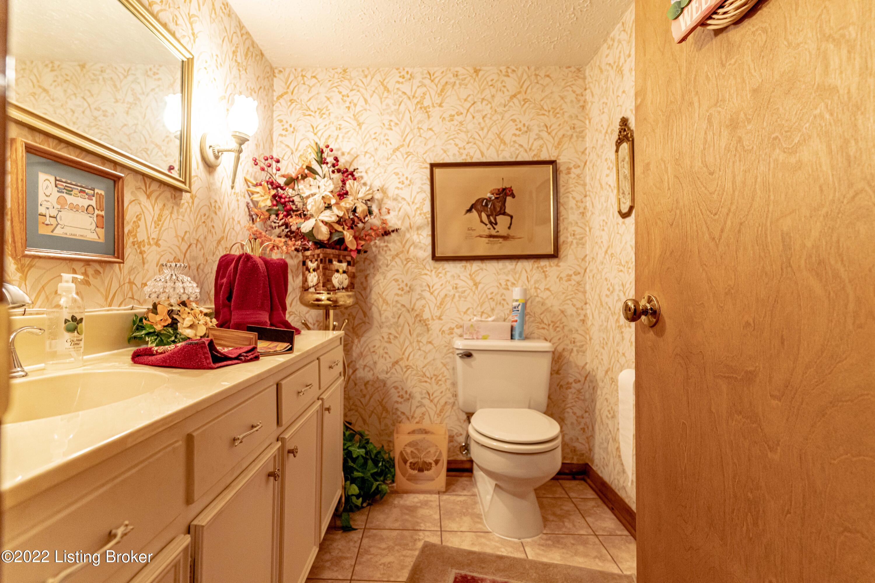6811 Tottenham Road Louisville, KY 40207 - Photo 38 of 55 DSC06653