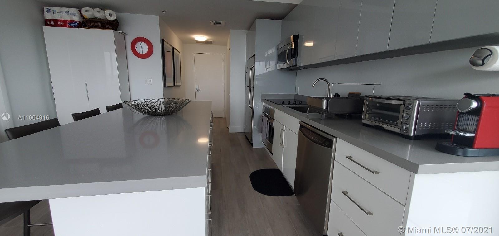 90 Southwest 3rd Street, Unit 2012 Miami, FL 33130 - Photo 4 of 22 Gallery Image 4