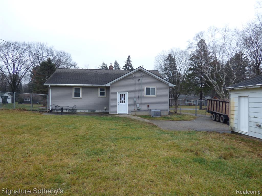 183 Texas Avenue Rochester Hills, MI 48309 - Photo 32 of 34
