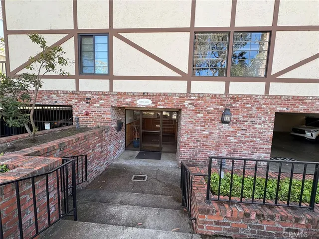 $3,650 | 735 El Camino Real, Unit 102, Burlingame, CA 94010