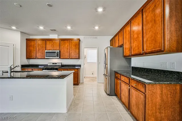 $2,650 | 7412 Legacy Pt Street, Las Vegas, NV 89113
