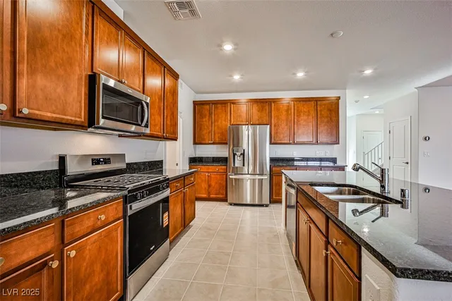 $2,650 | 7412 Legacy Pt Street, Las Vegas, NV 89113