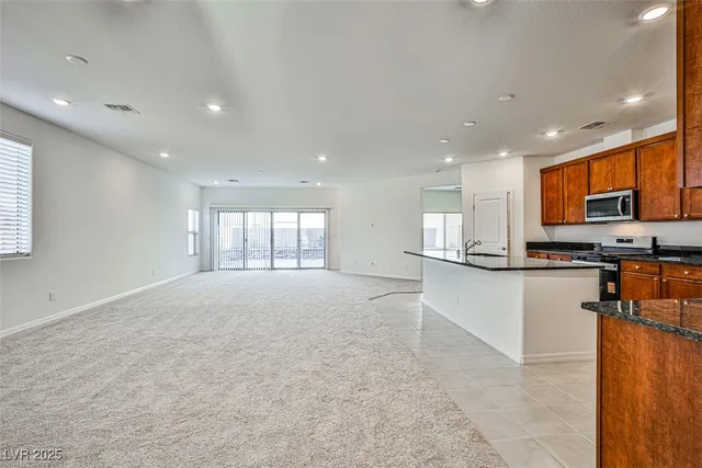 $2,650 | 7412 Legacy Pt Street, Las Vegas, NV 89113