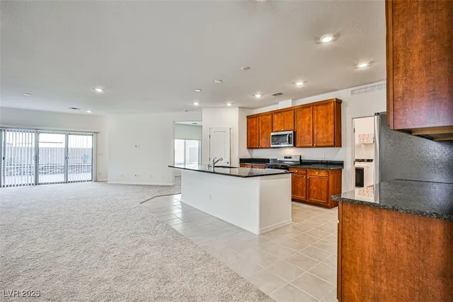 $2,650 | 7412 Legacy Pt Street, Las Vegas, NV 89113