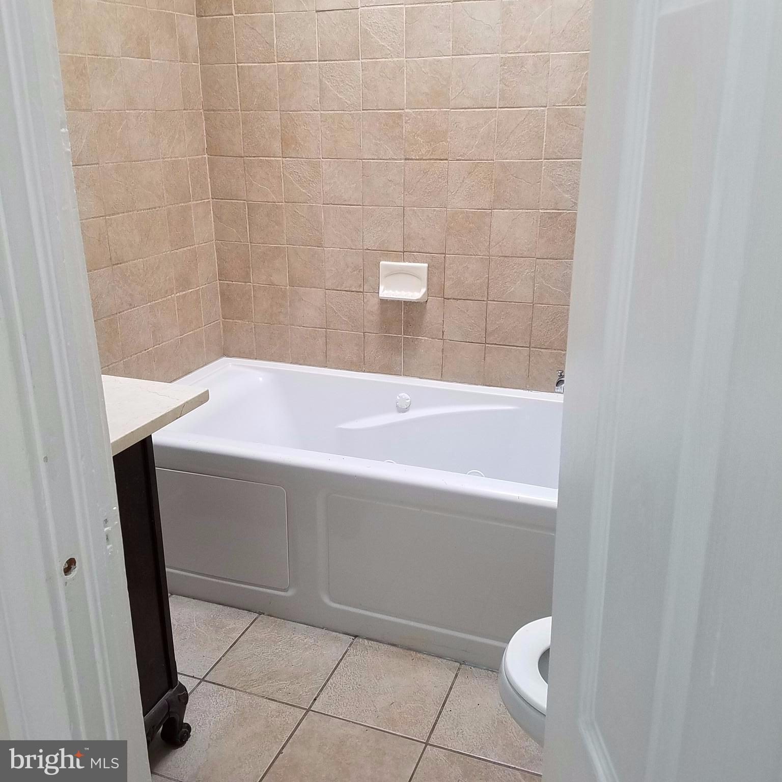 4417 Pimlico Road Baltimore, MD 21215 - Photo 3 of 9 Bath