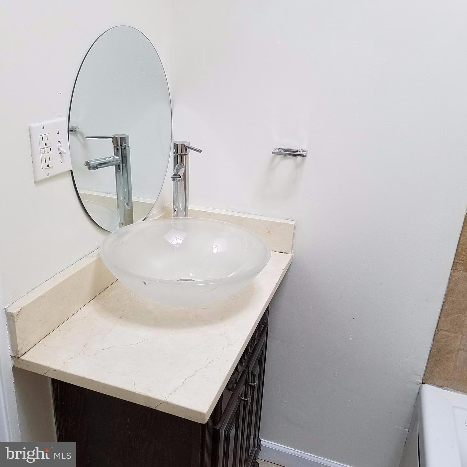 4417 Pimlico Road Baltimore, MD 21215 - Photo 4 of 9 Bath
