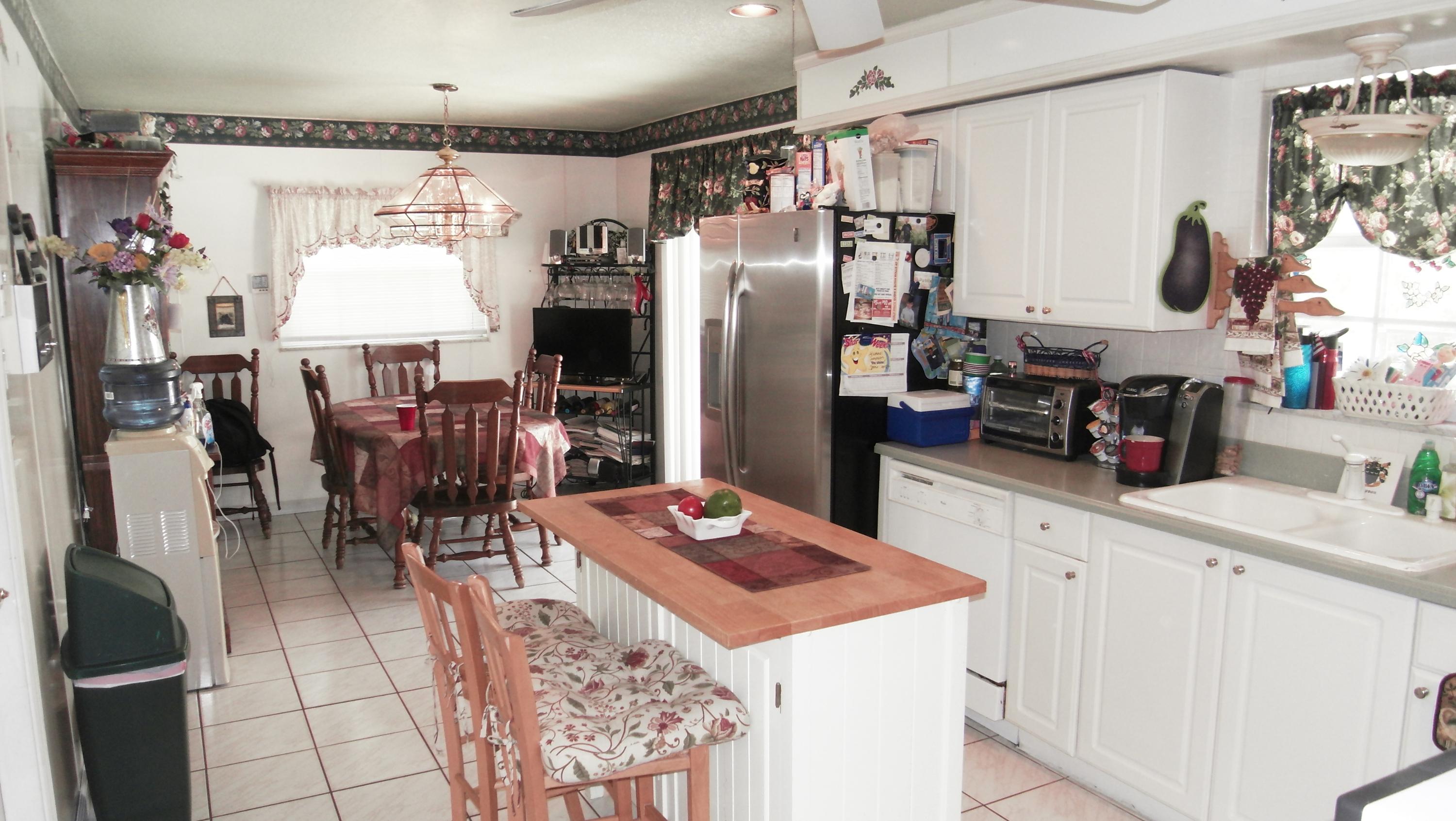11094 Mustang Street Boca Raton, FL 33428 - Photo 23 of 56 Kitchen