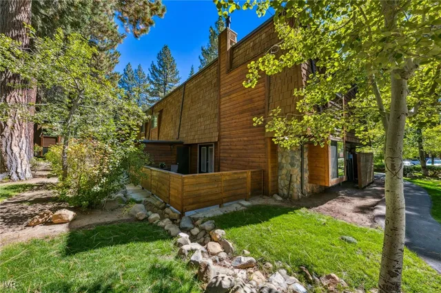 $1,325,000 | 120 Country Club Drive, Unit 37, Incline Village, NV 89451