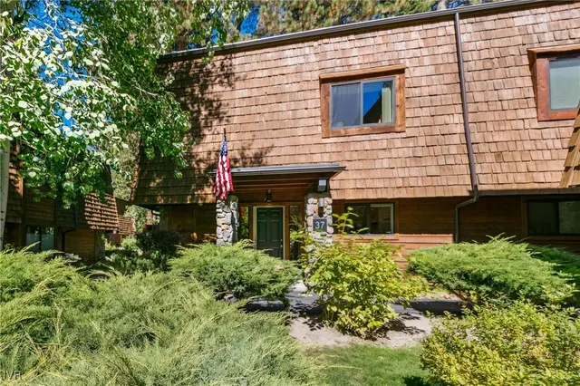 $1,325,000 | 120 Country Club Drive, Unit 37, Incline Village, NV 89451