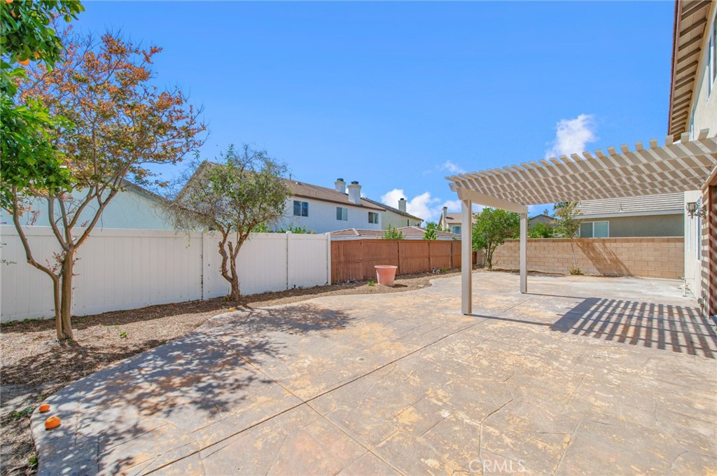6915 Cedar Creek Road Eastvale, CA 92880 - Photo 3 of 51