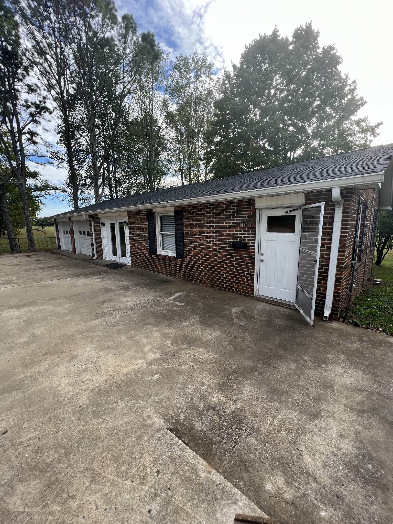 5588 Lebanon Road Lebanon, TN 37087 - Photo 24 of 43 front view of house with deck and yard