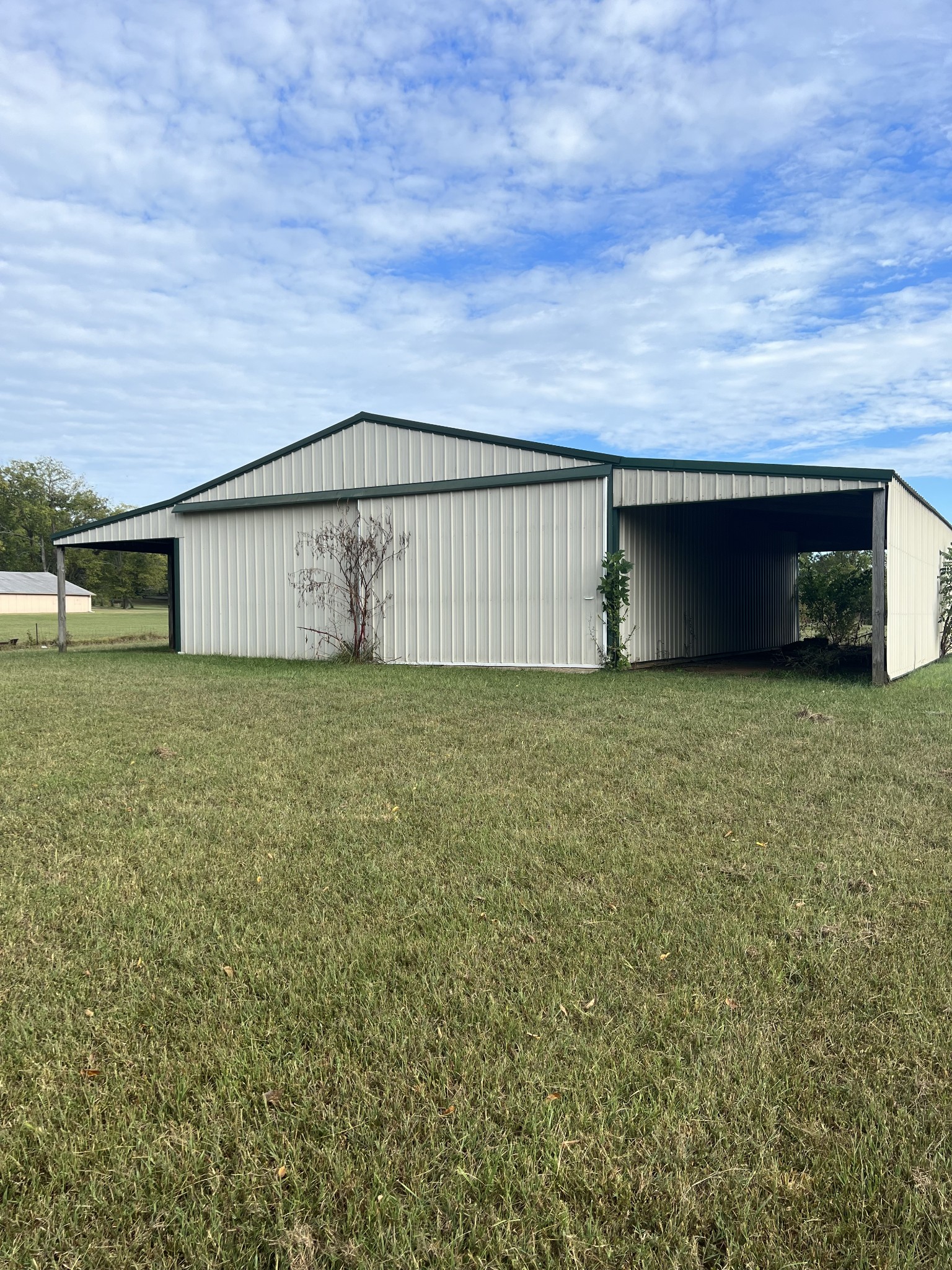 5588 Lebanon Road Lebanon, TN 37087 - Photo 39 of 43 a view of a backyard