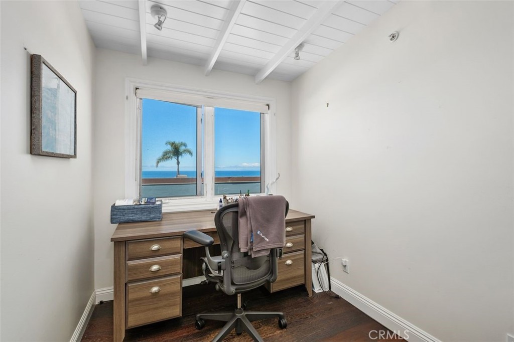 263 Upland Road Laguna Beach, CA 92651 - Photo 29 of 56 Third bedroom or office