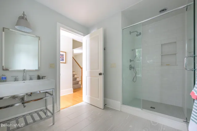 $4,250,000 | 58 Round Hill Road, Great Barrington, MA 01230