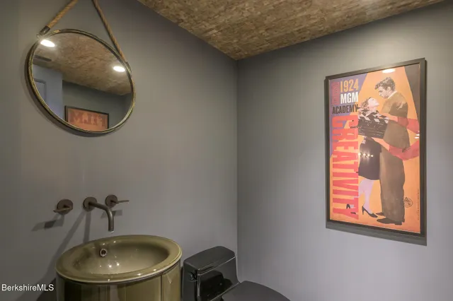 $4,250,000 | 58 Round Hill Road, Great Barrington, MA 01230