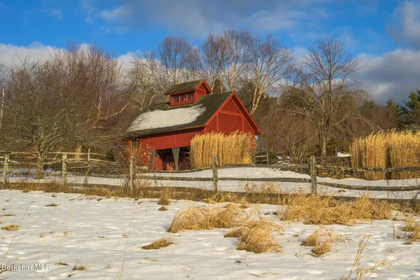 $4,250,000 | 58 Round Hill Road, Great Barrington, MA 01230