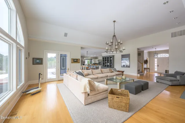 $4,250,000 | 58 Round Hill Road, Great Barrington, MA 01230