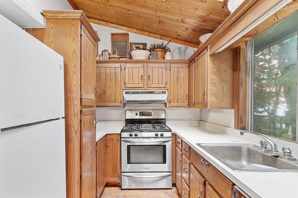 2 Glenmere Road Rockport, MA 01966 - Photo 8 of 22